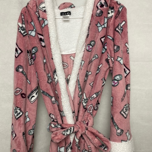 Girls Night In Robe - Picture 2 of 3